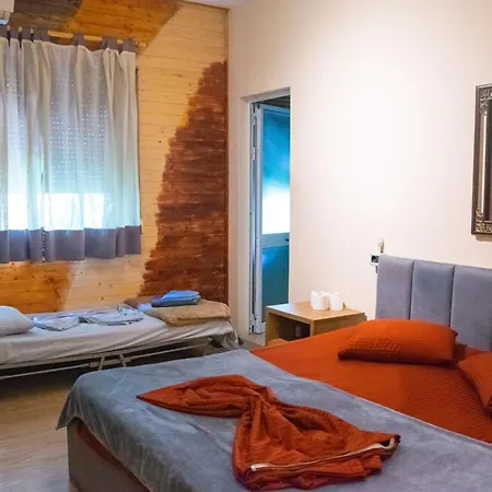 Auberge de jeunesse D1 *